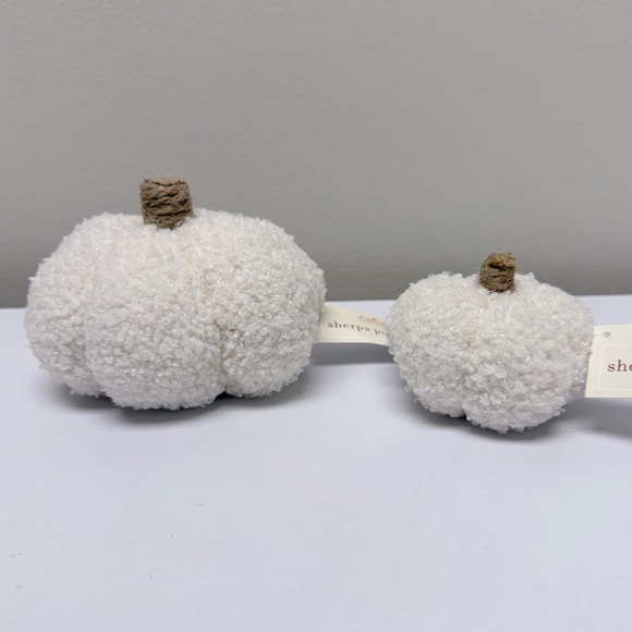 NWT Target Bullseye Playground Set of 2 Cream & Brown Sherpa Pumpkins - Picture 1 of 8